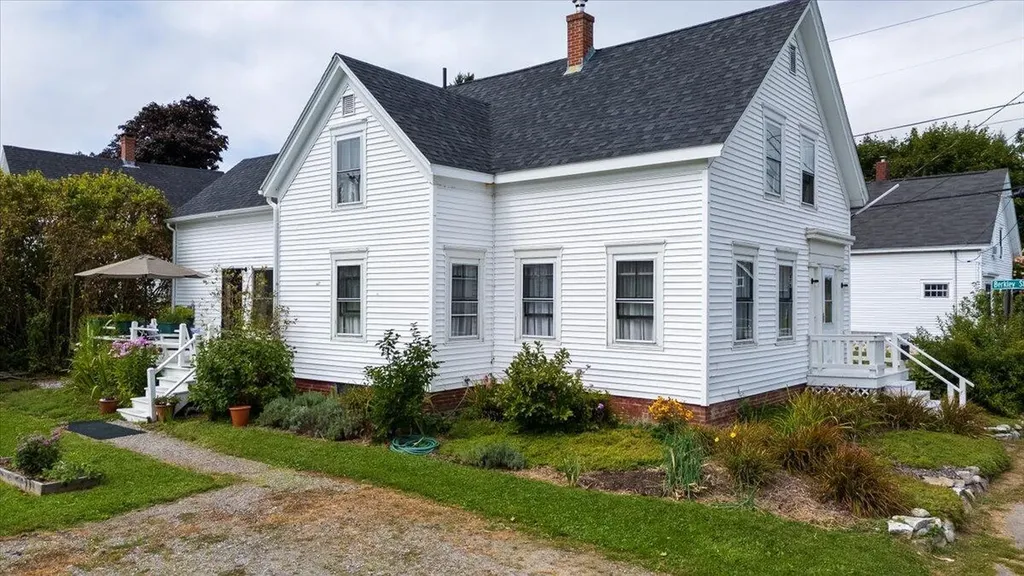 34 Orange Street Rockland ME 04841