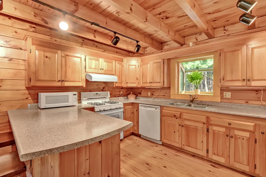 195 Old Quarry Road Farmington ME 04938