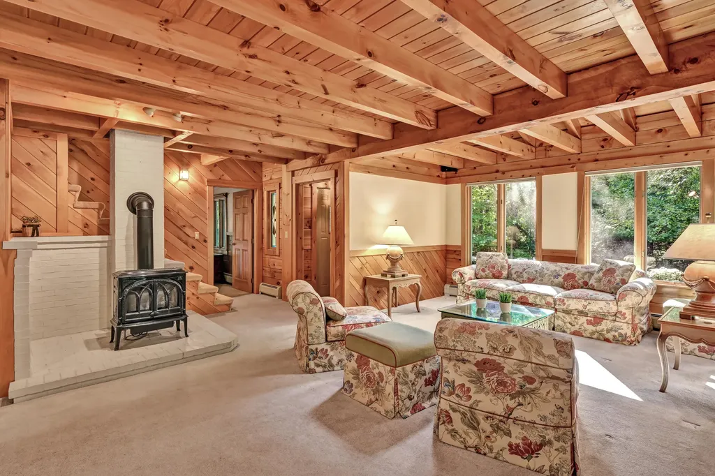 195 Old Quarry Road Farmington ME 04938