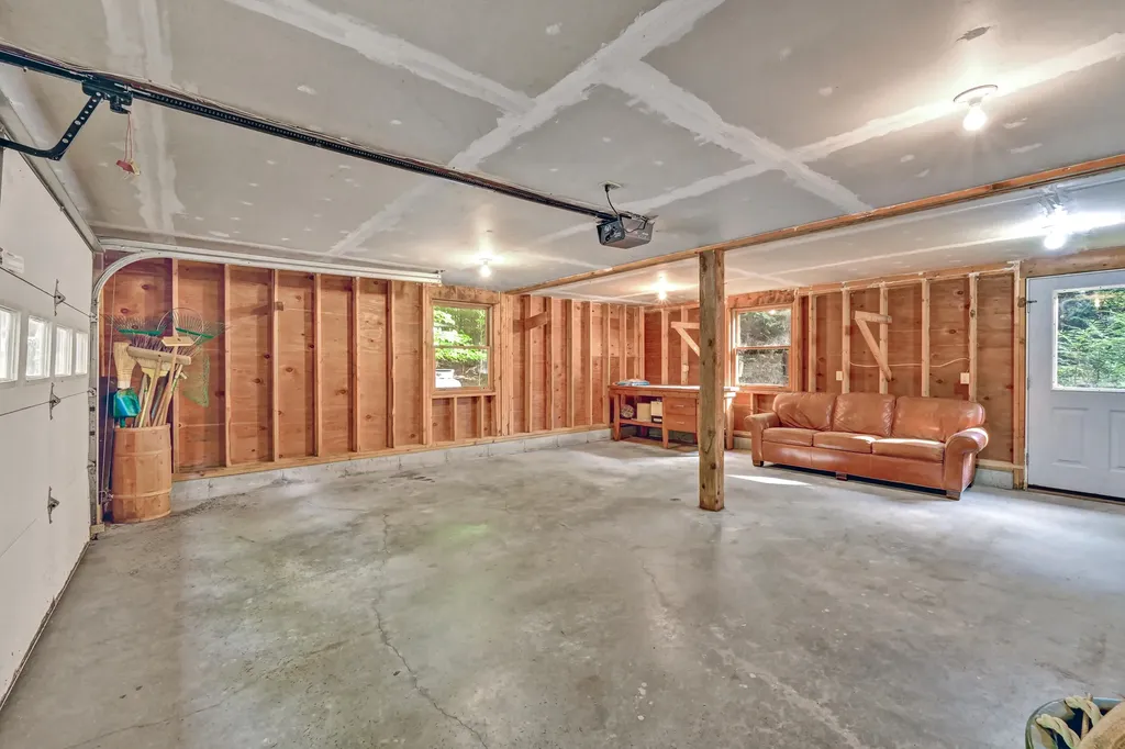 195 Old Quarry Road Farmington ME 04938