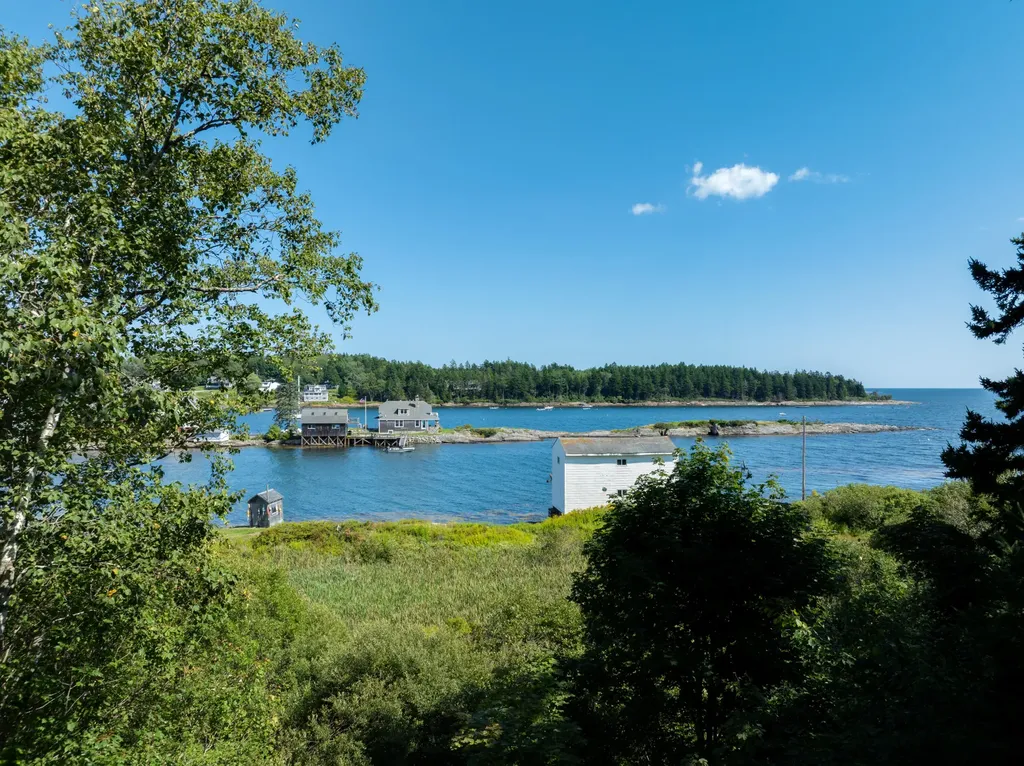 7 Leeman Road Harpswell ME 04079