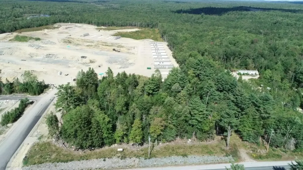576 Us Highway 1 Hancock ME 04640