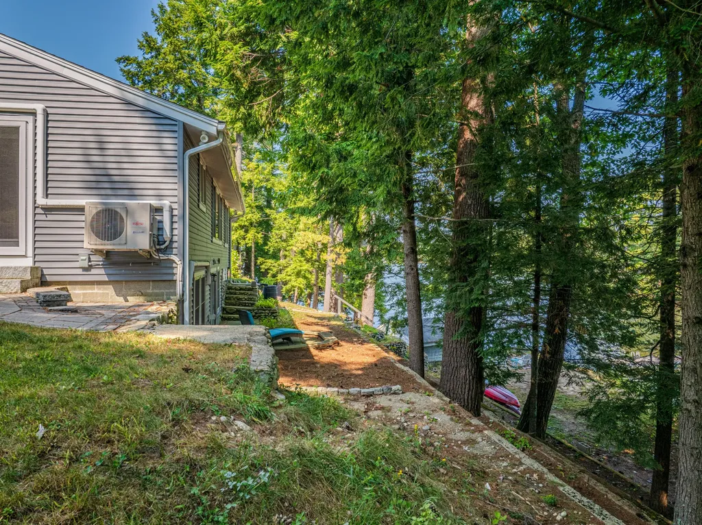 39 Pickeral Cove Road Lebanon ME 04027