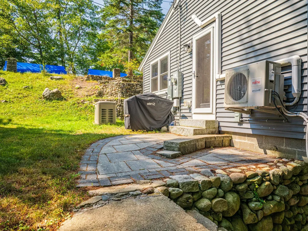 39 Pickeral Cove Road Lebanon ME 04027