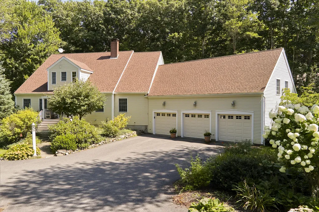 27 Pleasant Ridge Drive Camden ME 04843