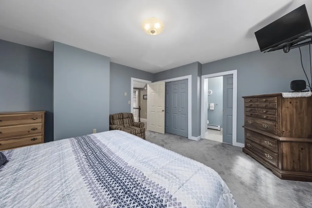 27 Pleasant Ridge Drive Camden ME 04843