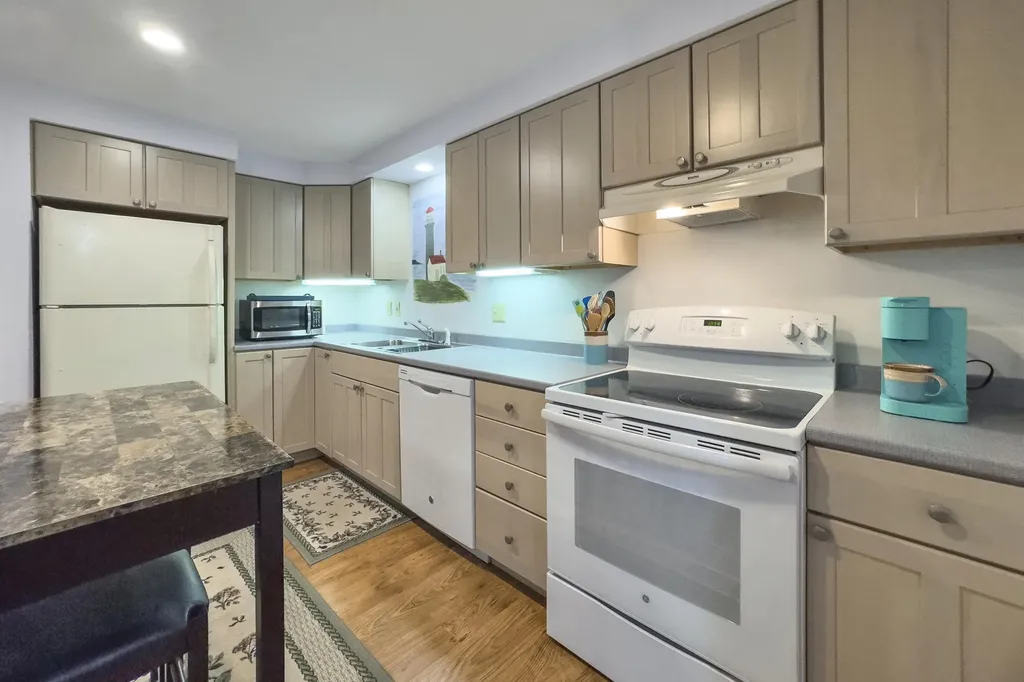 27 Pleasant Ridge Drive Camden ME 04843