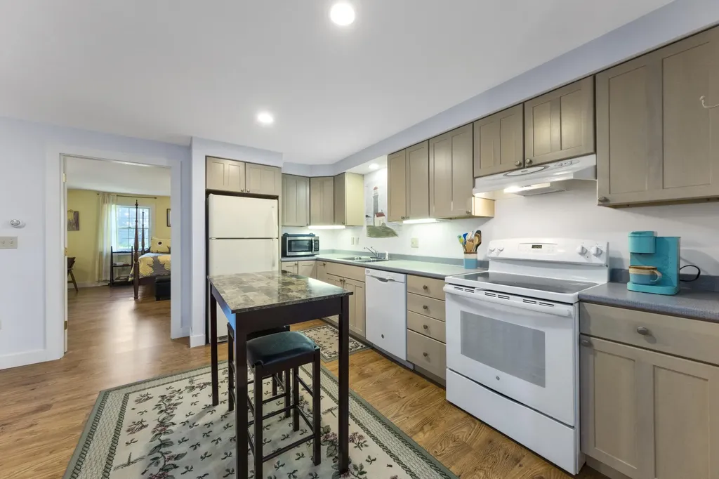 27 Pleasant Ridge Drive Camden ME 04843
