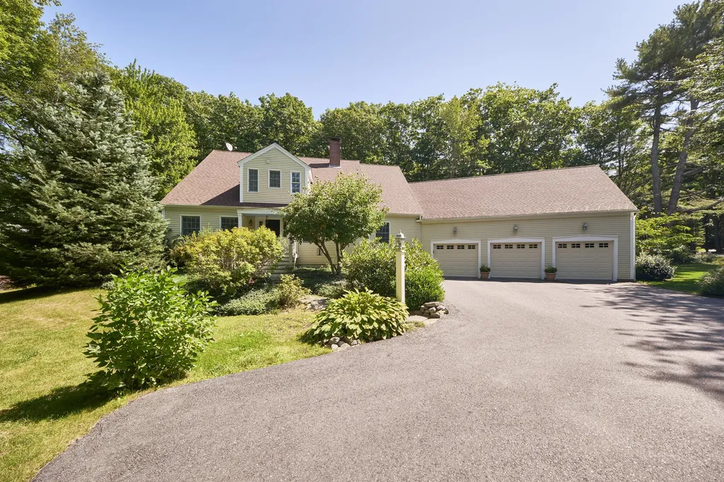 27 Pleasant Ridge Drive Camden ME 04843