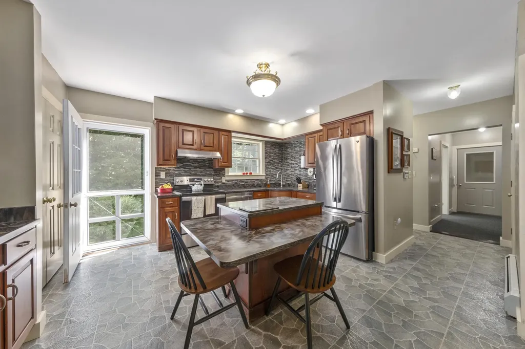 27 Pleasant Ridge Drive Camden ME 04843