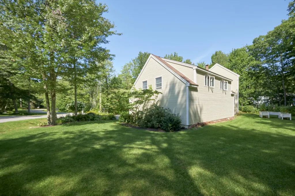 27 Pleasant Ridge Drive Camden ME 04843
