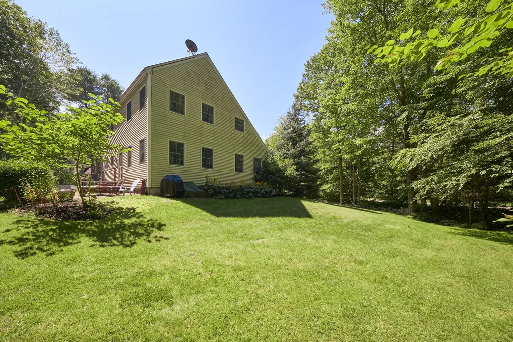 27 Pleasant Ridge Drive Camden ME 04843