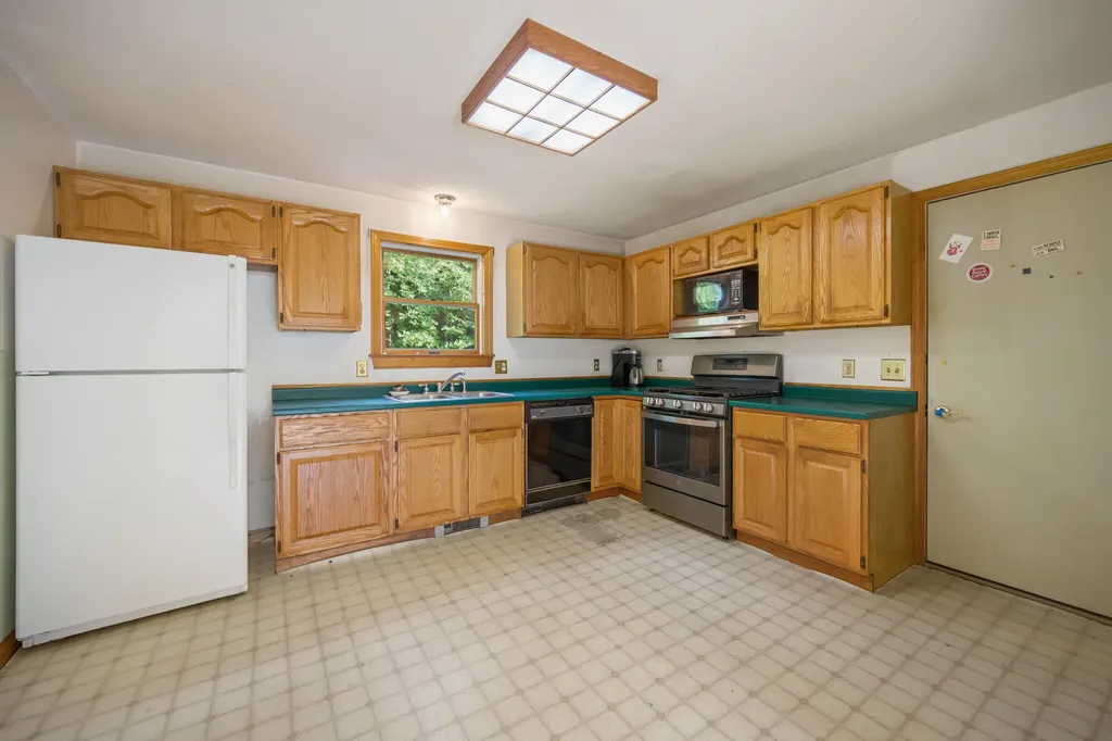 564 Fuller Road Carmel ME 04419