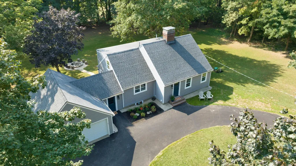 13 Governor Hill Road Eliot ME 03903