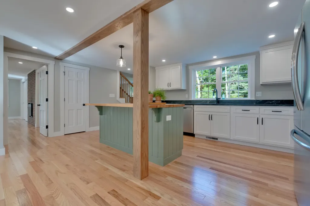 13 Governor Hill Road Eliot ME 03903