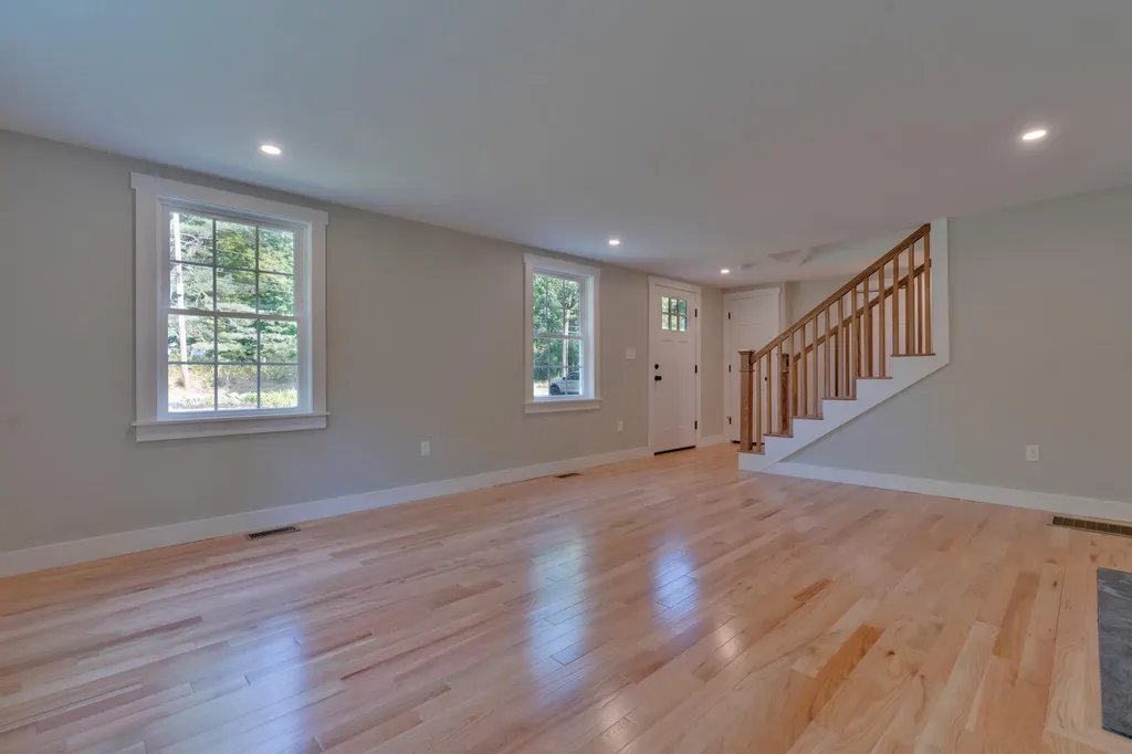13 Governor Hill Road Eliot ME 03903