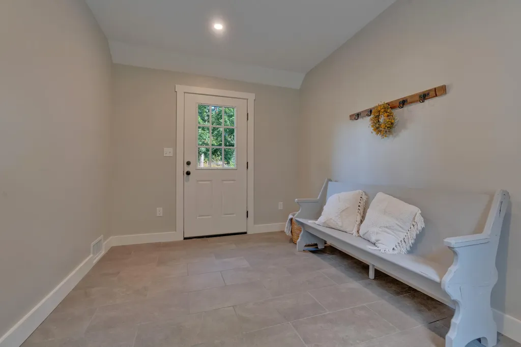 13 Governor Hill Road Eliot ME 03903