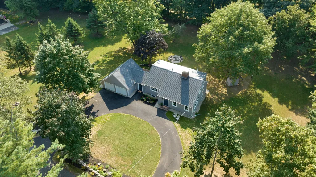 13 Governor Hill Road Eliot ME 03903