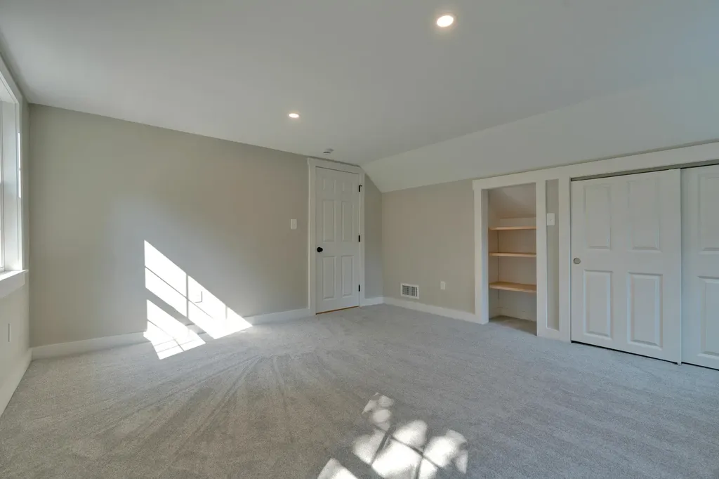 13 Governor Hill Road Eliot ME 03903