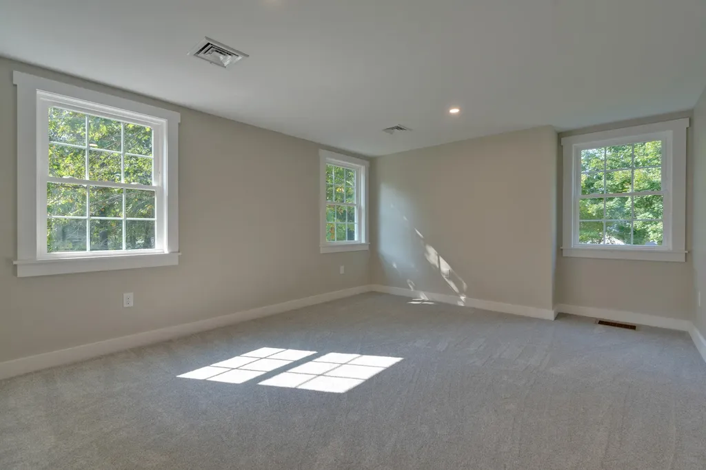 13 Governor Hill Road Eliot ME 03903