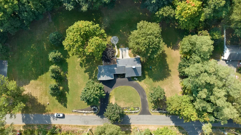 13 Governor Hill Road Eliot ME 03903