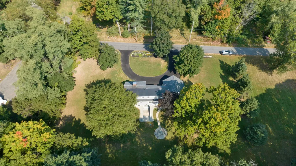 13 Governor Hill Road Eliot ME 03903