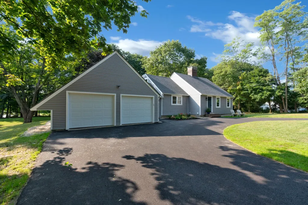 13 Governor Hill Road Eliot ME 03903