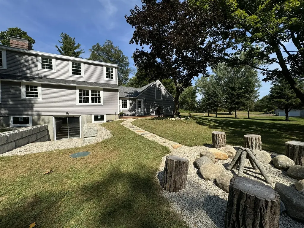 13 Governor Hill Road Eliot ME 03903