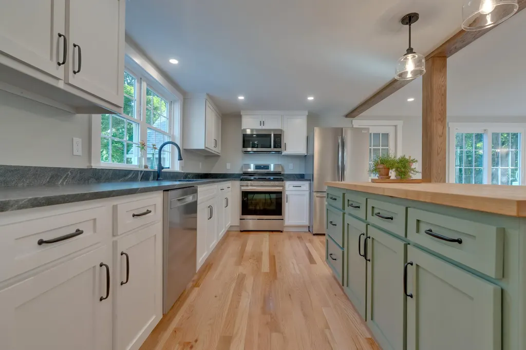 13 Governor Hill Road Eliot ME 03903