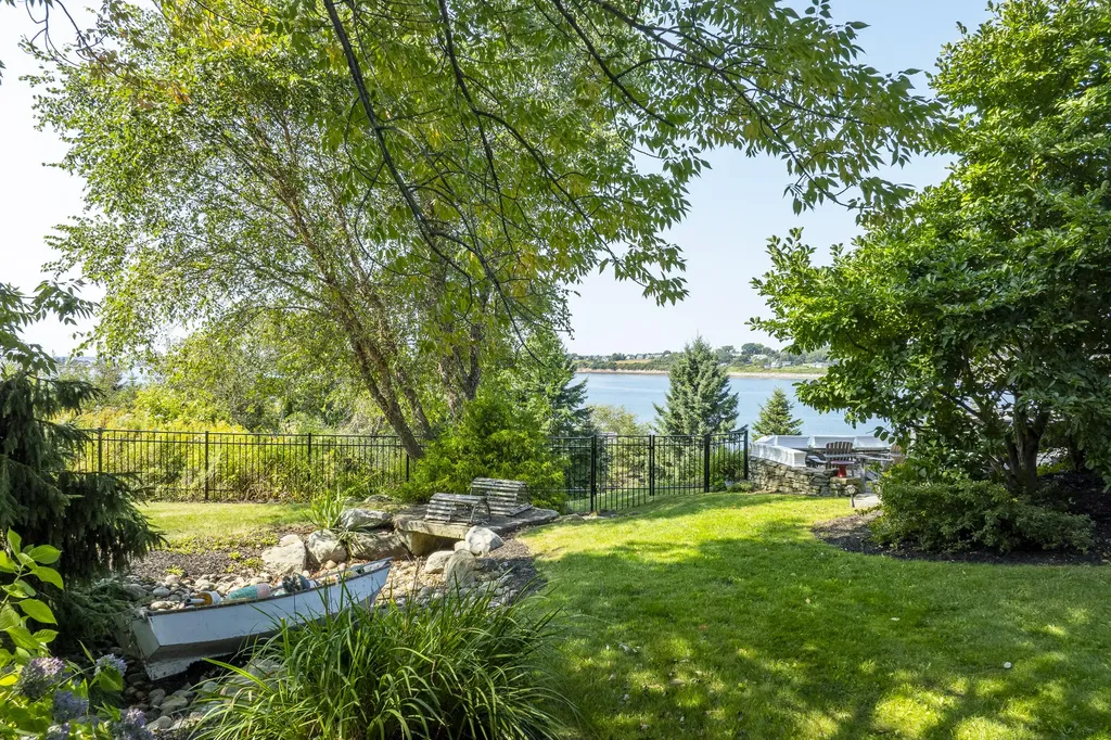 8 Enigma Lane Harpswell ME 04079