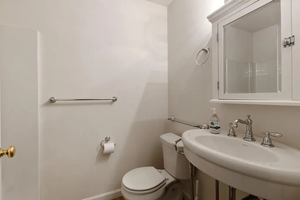 8 Purbeck Lane Richmond ME 04357