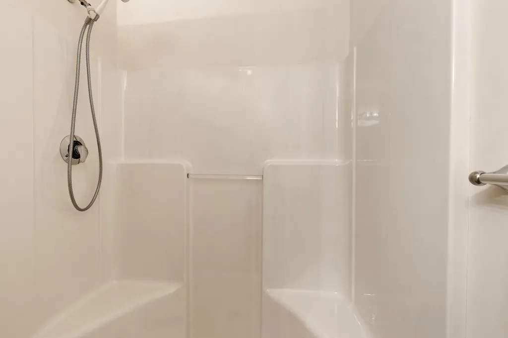 8 Purbeck Lane Richmond ME 04357