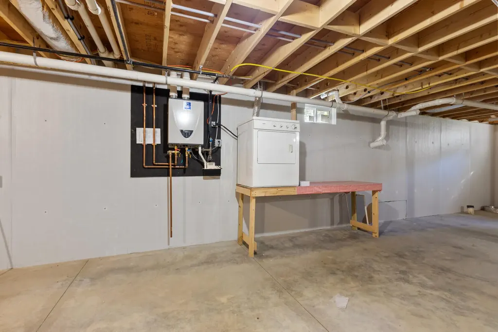 8 Purbeck Lane Richmond ME 04357