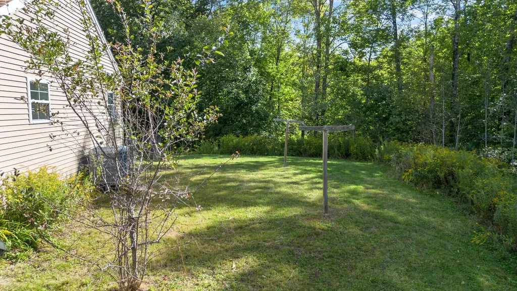 8 Purbeck Lane Richmond ME 04357