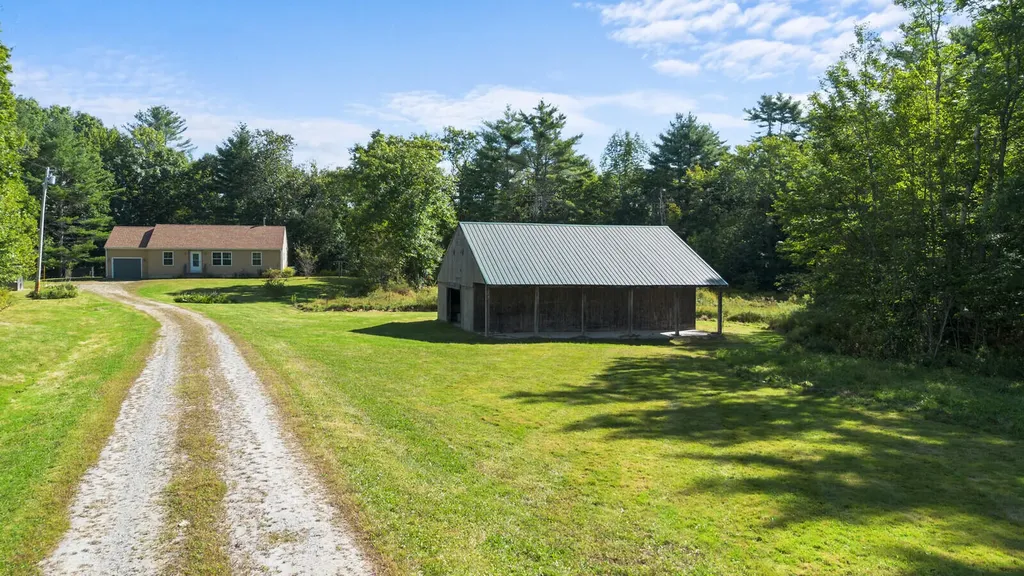 8 Purbeck Lane Richmond ME 04357