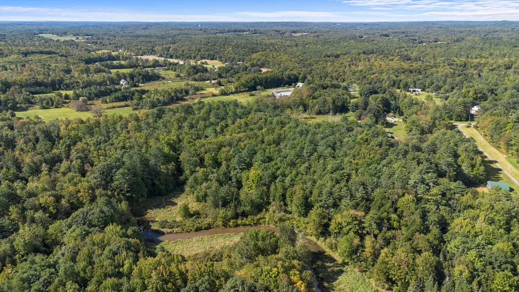 8 Purbeck Lane Richmond ME 04357
