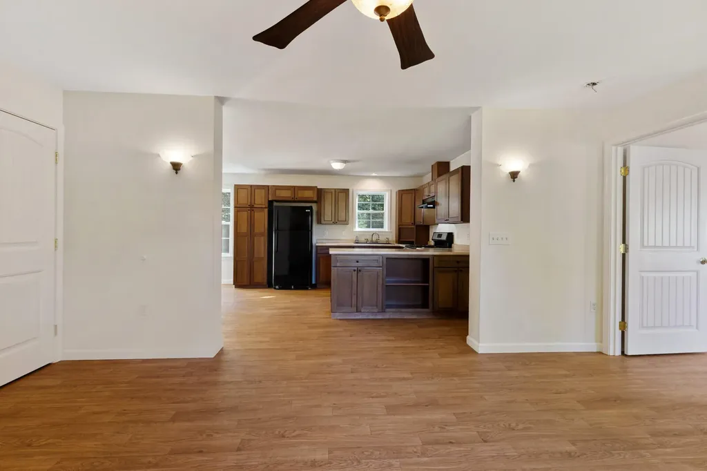 8 Purbeck Lane Richmond ME 04357