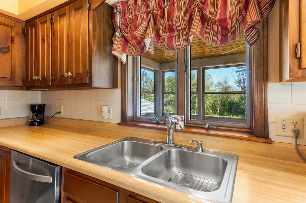 527 Willow Lane Wiscasset ME 04578