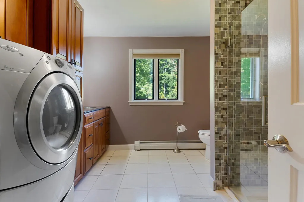 527 Willow Lane Wiscasset ME 04578