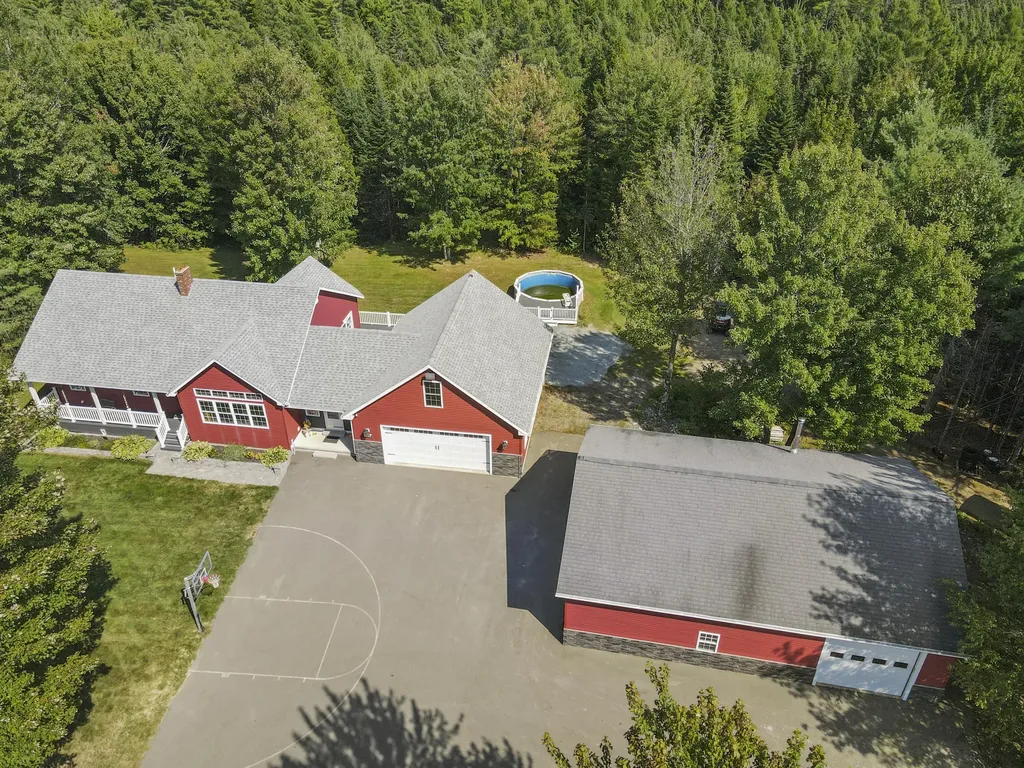 192 Ten Road Bradley ME 04411