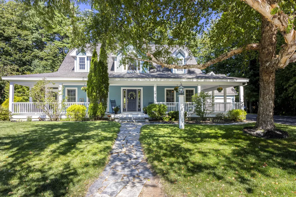10 Sunrise Lane Gorham ME 04038