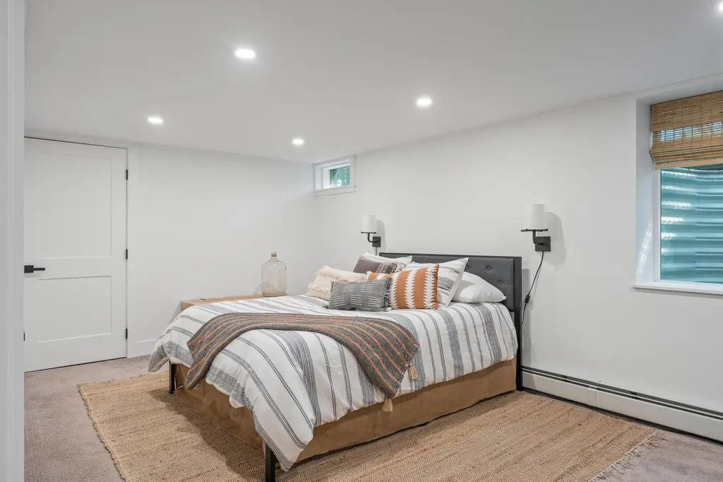 40 Drinkwater Point Road Yarmouth ME 04096
