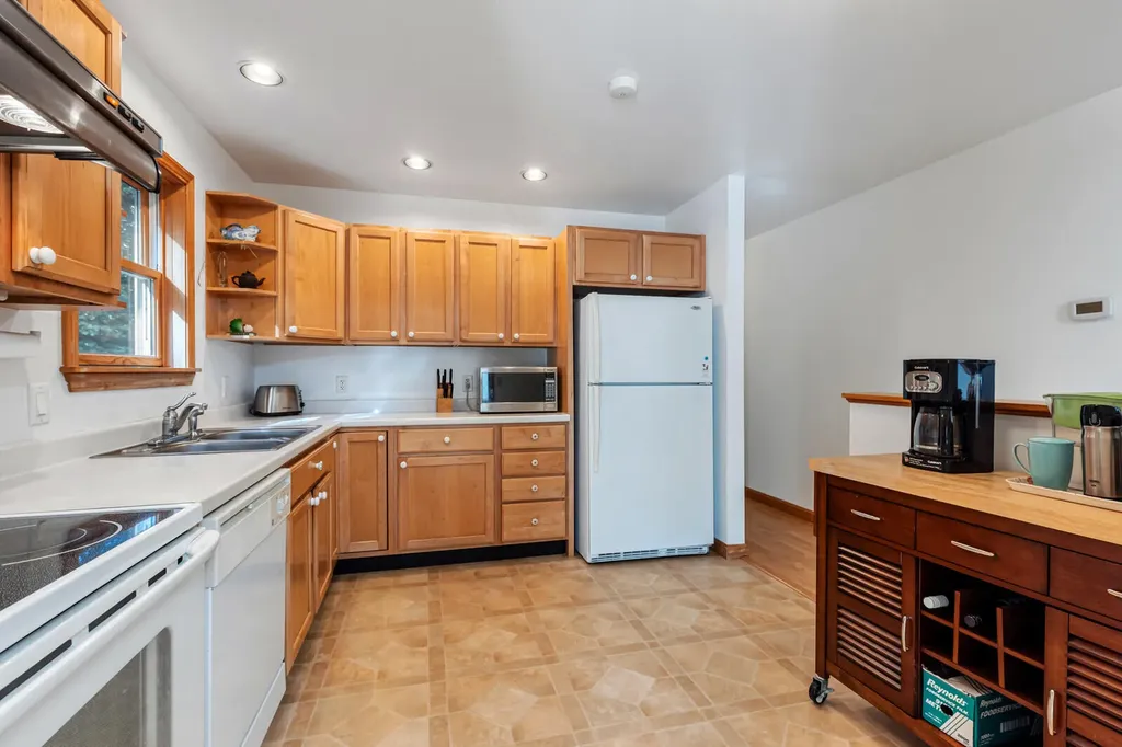 15 Hemlock Drive Topsham ME 04086