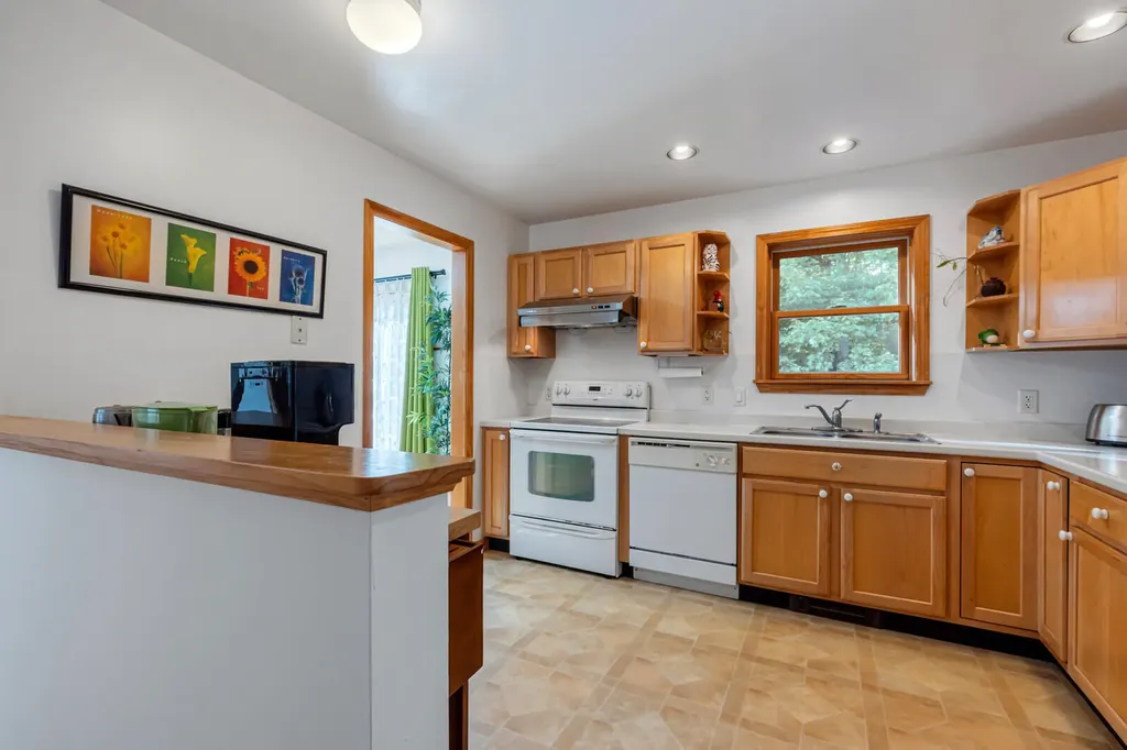 15 Hemlock Drive Topsham ME 04086