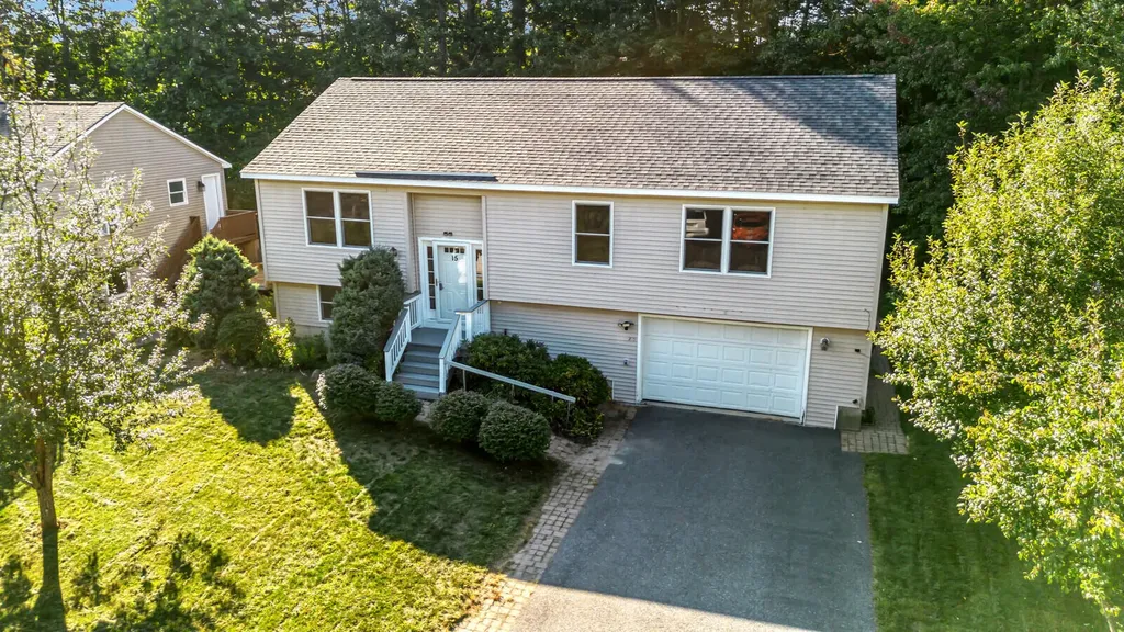 15 Hemlock Drive Topsham ME 04086