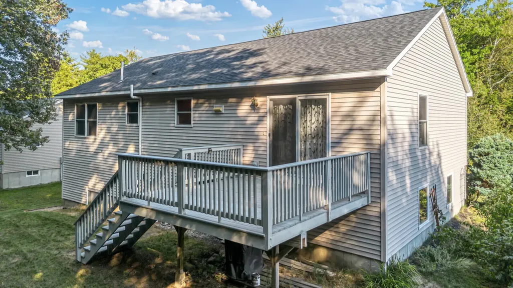 15 Hemlock Drive Topsham ME 04086