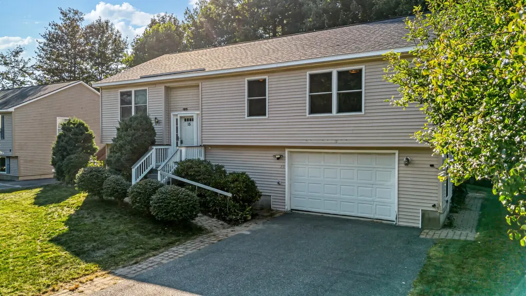 15 Hemlock Drive Topsham ME 04086