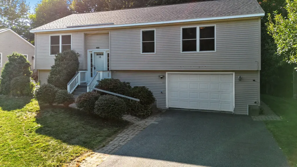 15 Hemlock Drive Topsham ME 04086