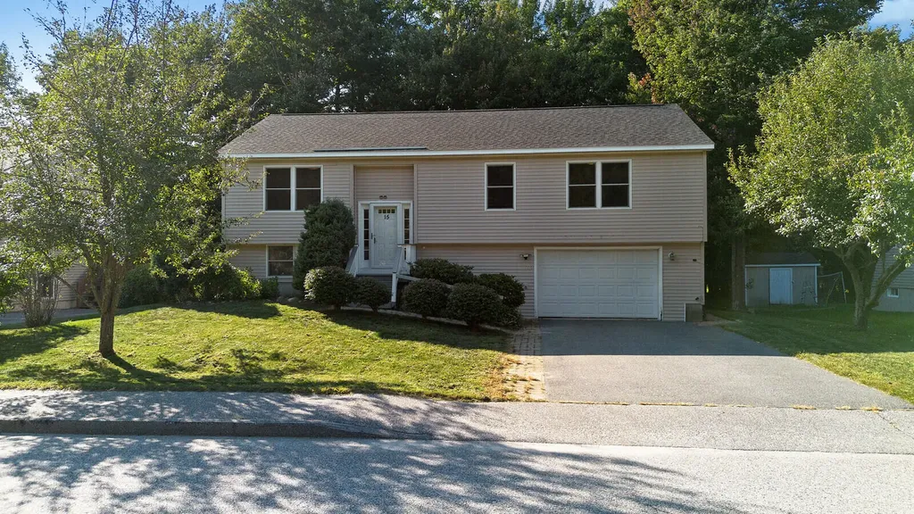 15 Hemlock Drive Topsham ME 04086