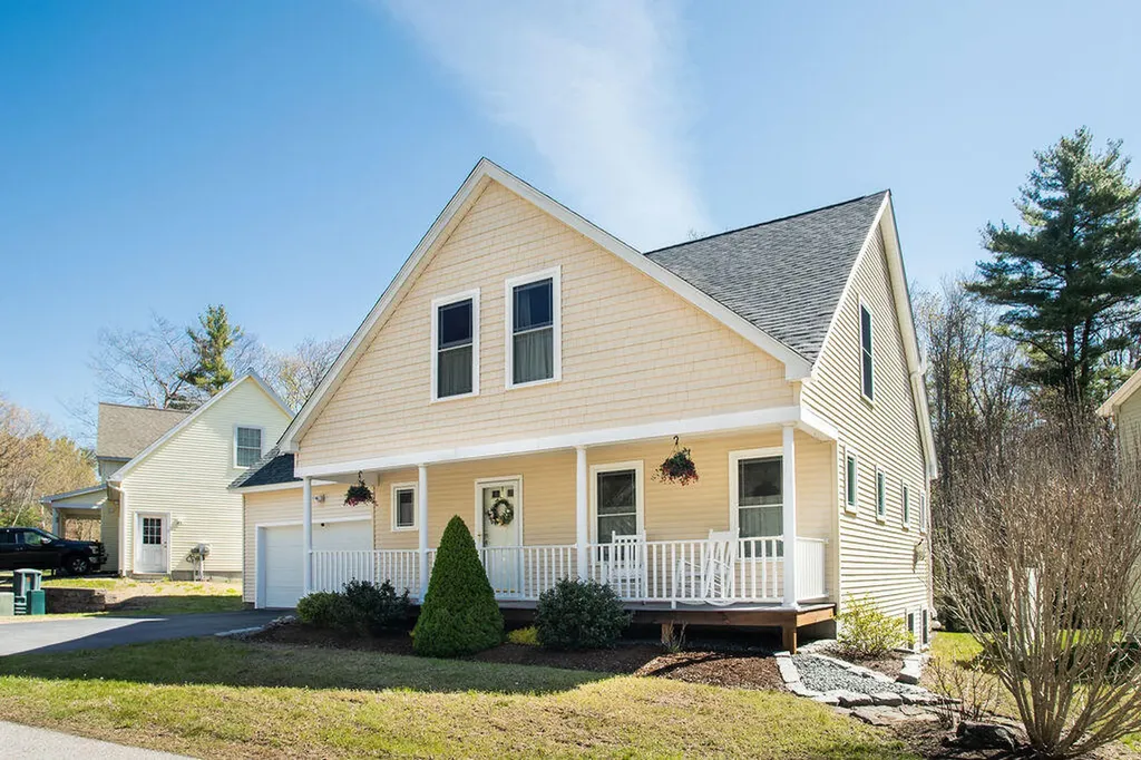 3 Izzy Lane Kittery ME 03904